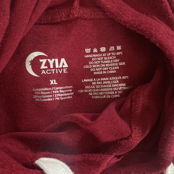 ZYIA pullover - Picture 2 of 3